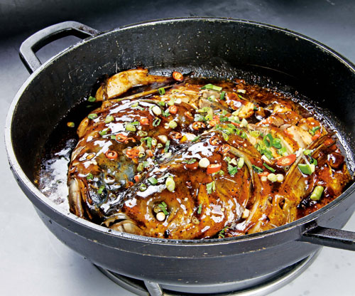 珠海一统·名厨菜谱·黑椒鱼头煲