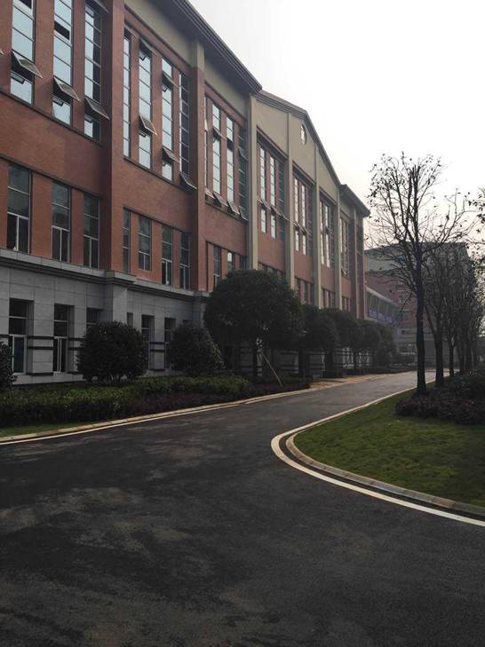 长郡月亮岛学校今日正式开学