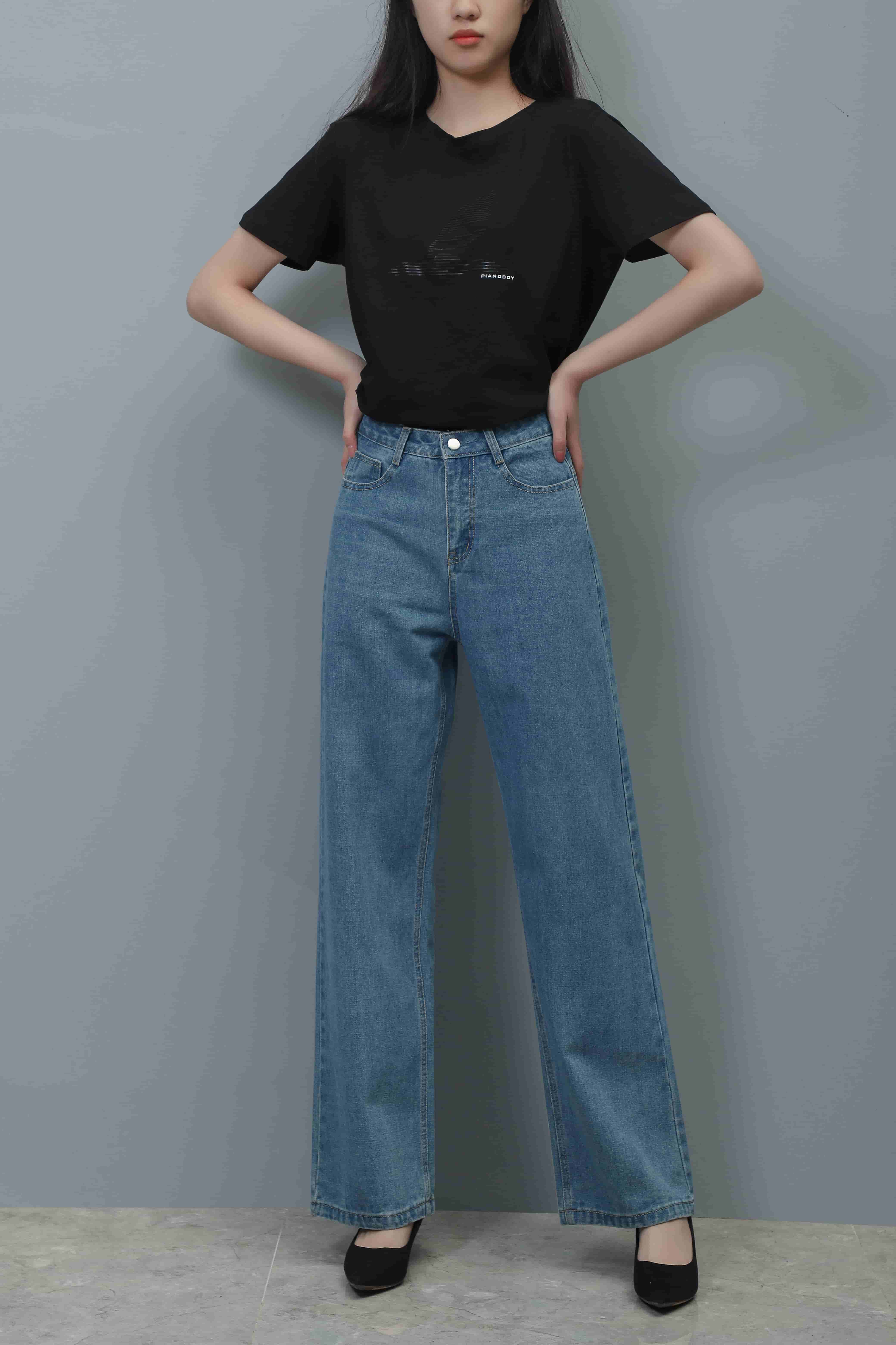 最近发现“喇叭裤”很高级，搭配不同上衣都好看，复古又时尚 -6parkbbs.com