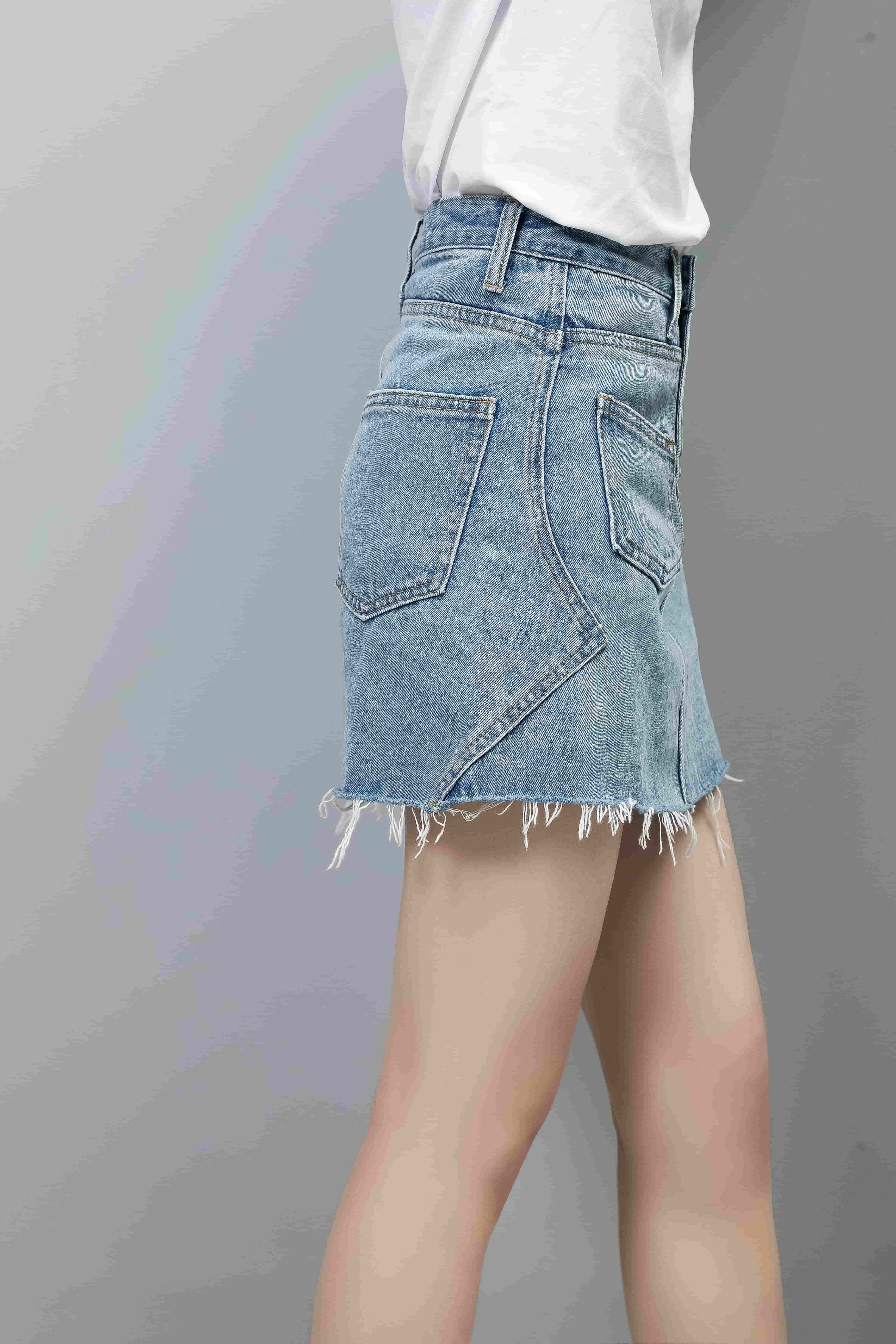 [私服穿搭] 简约的磨白牛仔短裙穿搭 | Xs Wei Fashion Blog