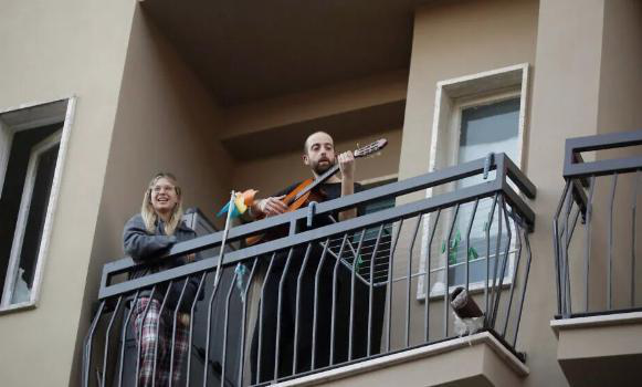 Move out the instrument and start the road to music on the balcony