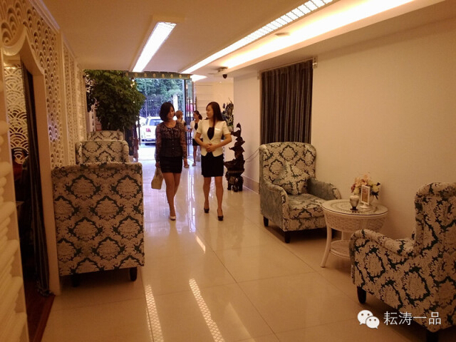 耘涛千年传奇宫廷泰式洗头报道---与顾客共同感