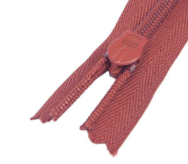 文锠拉链有限公司,广东金属拉链,广东注塑拉链,广东尼龙拉链,kdd拉链