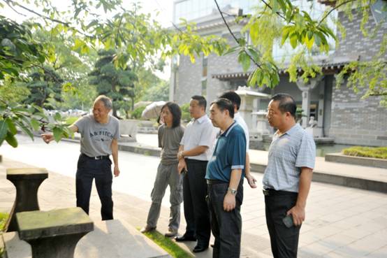 易园董事长_董事长办公室图片(2)