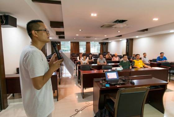 农工党新会人民医院支部举行"两学一做"专题学习报告会